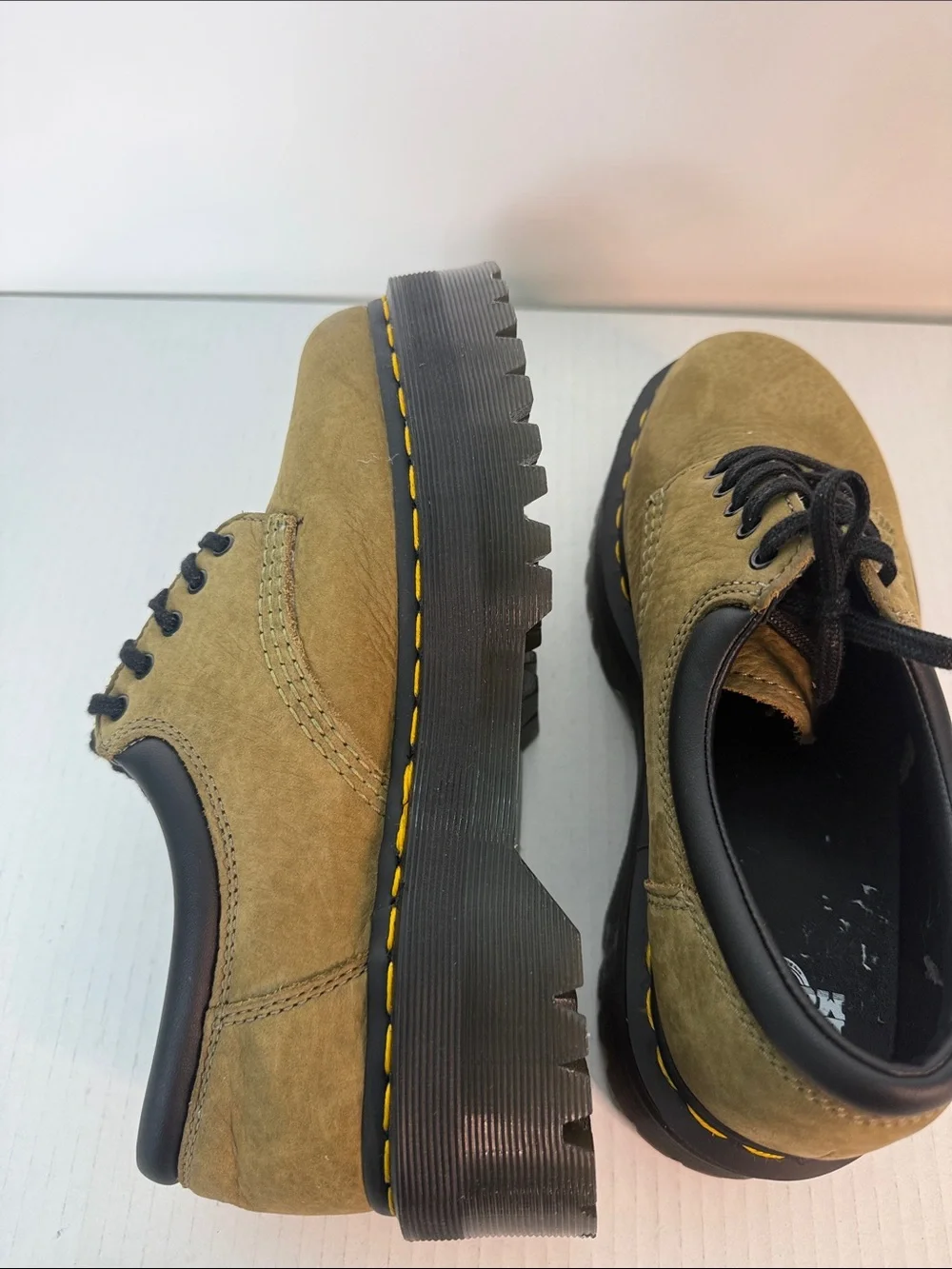 Dr. Martens 8053 Tumbled Nubuck Leather Platform Shoes size 8 NWOT